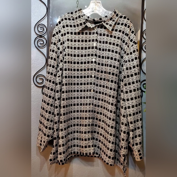 Maggie Barnes No Iron Button Cuff Longsleeved Button Down shirt Top 34W - Picture 6 of 6